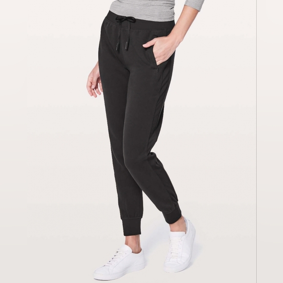 Lululemon | Get Going Joggers, Size 6 - Picture 3 of 13